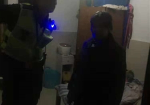 七旬老人深夜迷路，熱心特保護送回家 --五常輔警項目將迷路老人送