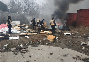 巡查遇見(jiàn)火情，宗保隊員協(xié)助滅火 --金橋市容項目隊員協(xié)助撲滅火情