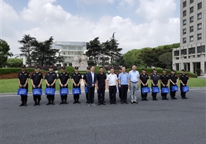 上海市公安局治安總隊、市保安服務(wù)行業(yè)協(xié)會(huì )領(lǐng)導看望慰問(wèn)宗保公司
